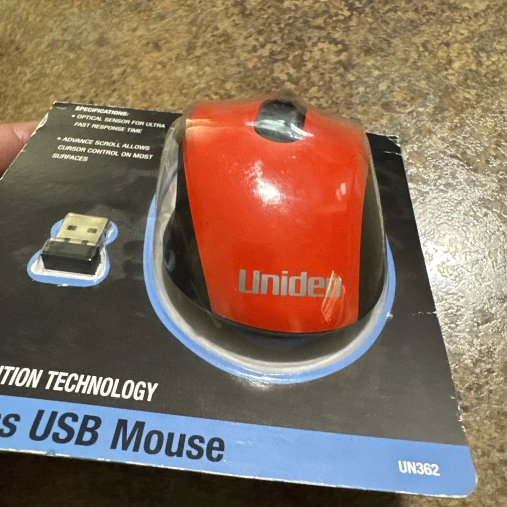 Uniden Wireless Mouse Red USB High Definition Fast Response